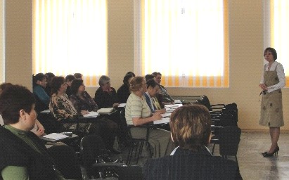 В.Ф. Бак ведет семинар для учителей в Новокузнецке