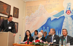 Президент Ассоциации Национальных Комитетов Голубого Щита Карла фон Габсбург-Лотринген выступает на открытии конференции «75 лет Пакту Рериха». Международный Центр Рерихов, 9 октября 2010 года.